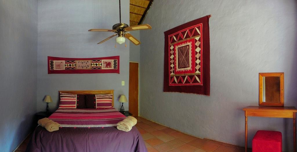 Kwambali Riverside Lodge هازيفيو الغرفة الصورة