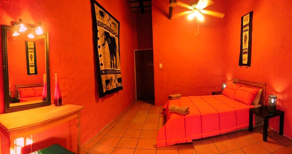 Kwambali Riverside Lodge هازيفيو الغرفة الصورة