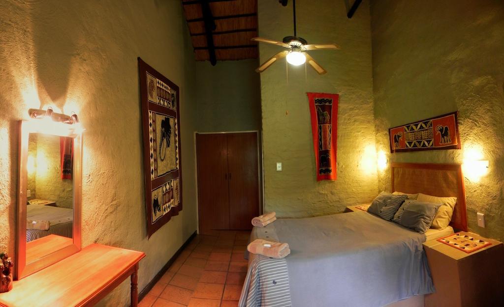 Kwambali Riverside Lodge هازيفيو الغرفة الصورة