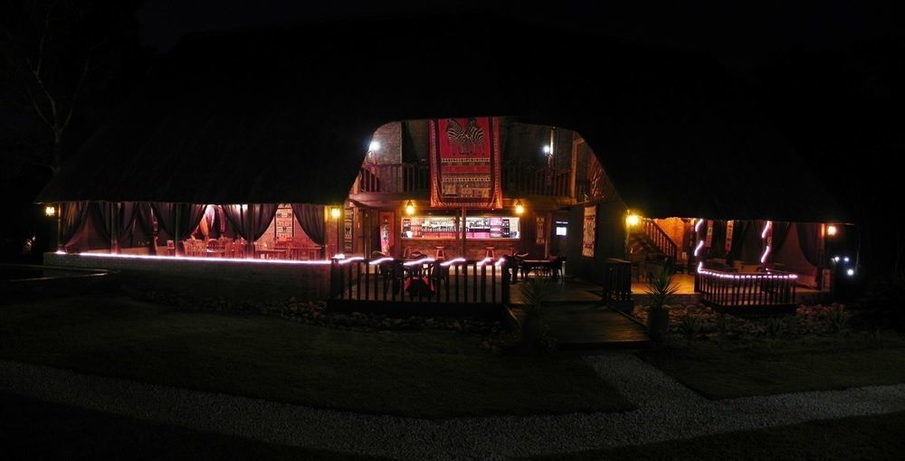 Kwambali Riverside Lodge هازيفيو المظهر الخارجي الصورة