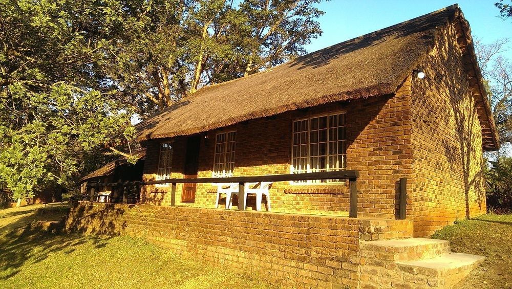 Kwambali Riverside Lodge هازيفيو المظهر الخارجي الصورة