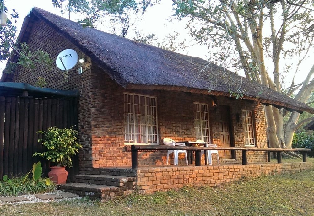 Kwambali Riverside Lodge هازيفيو المظهر الخارجي الصورة