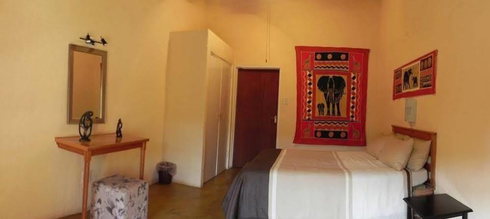 Kwambali Riverside Lodge هازيفيو المظهر الخارجي الصورة