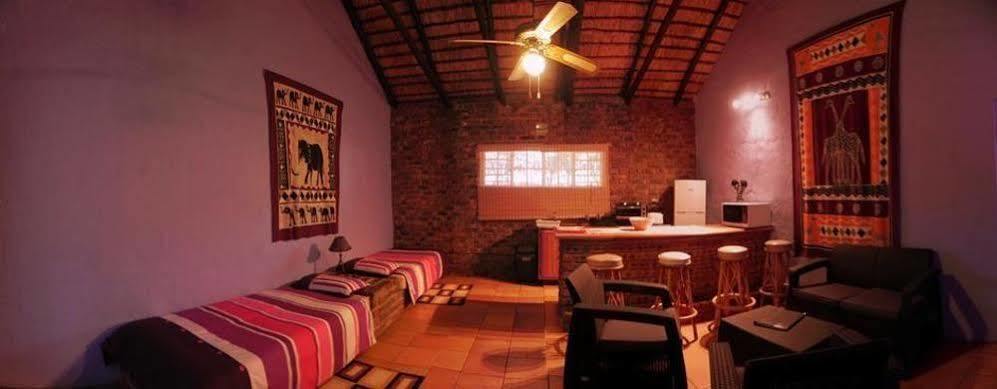 Kwambali Riverside Lodge هازيفيو المظهر الخارجي الصورة