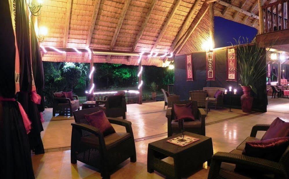 Kwambali Riverside Lodge هازيفيو المظهر الخارجي الصورة