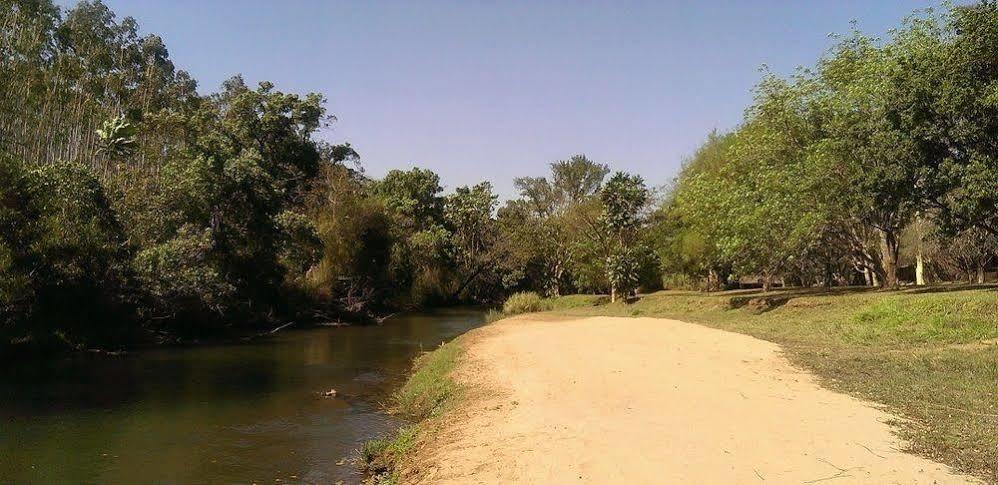 Kwambali Riverside Lodge هازيفيو المظهر الخارجي الصورة