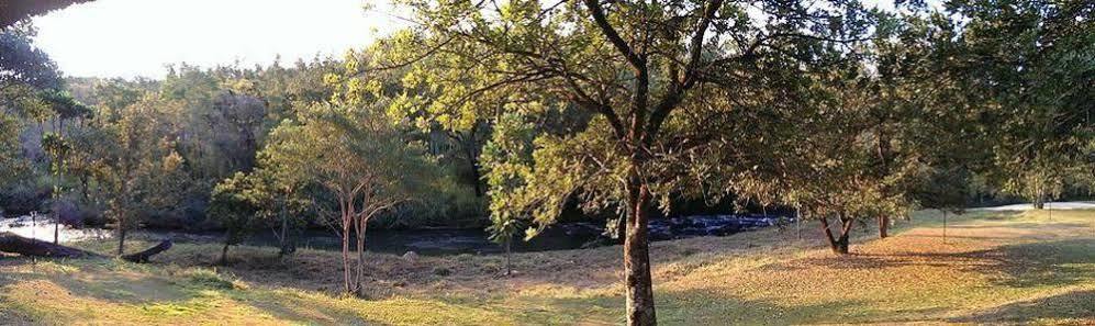 Kwambali Riverside Lodge هازيفيو المظهر الخارجي الصورة