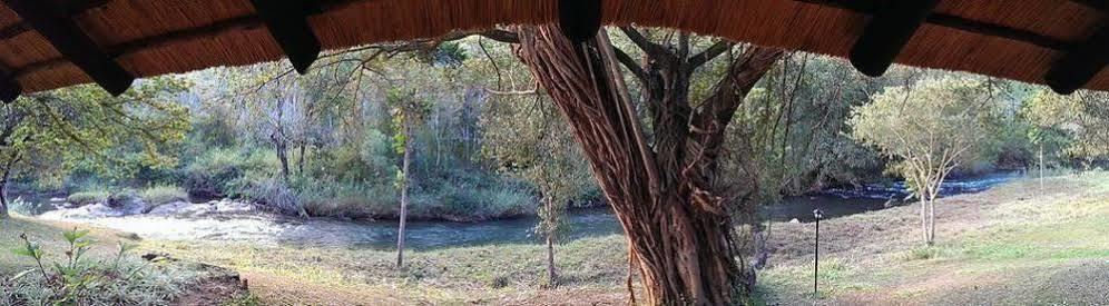 Kwambali Riverside Lodge هازيفيو المظهر الخارجي الصورة