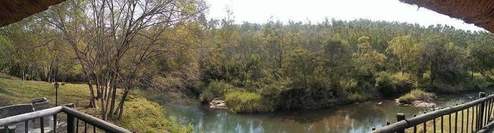Kwambali Riverside Lodge هازيفيو المظهر الخارجي الصورة