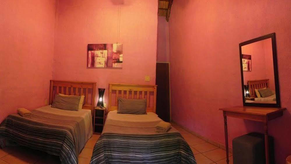 Kwambali Riverside Lodge هازيفيو المظهر الخارجي الصورة